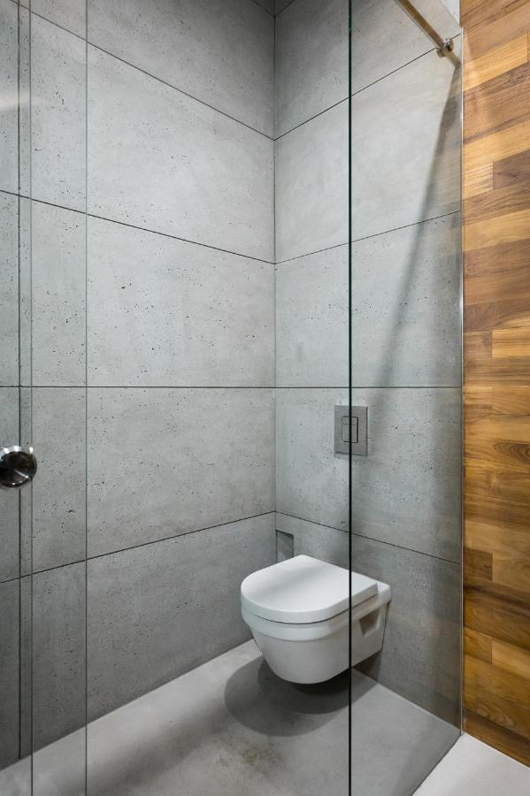 Goldfinger 3-Bed Unique Apartment In The Heart Of Podgorze คราคูฟ ภายนอก รูปภาพ