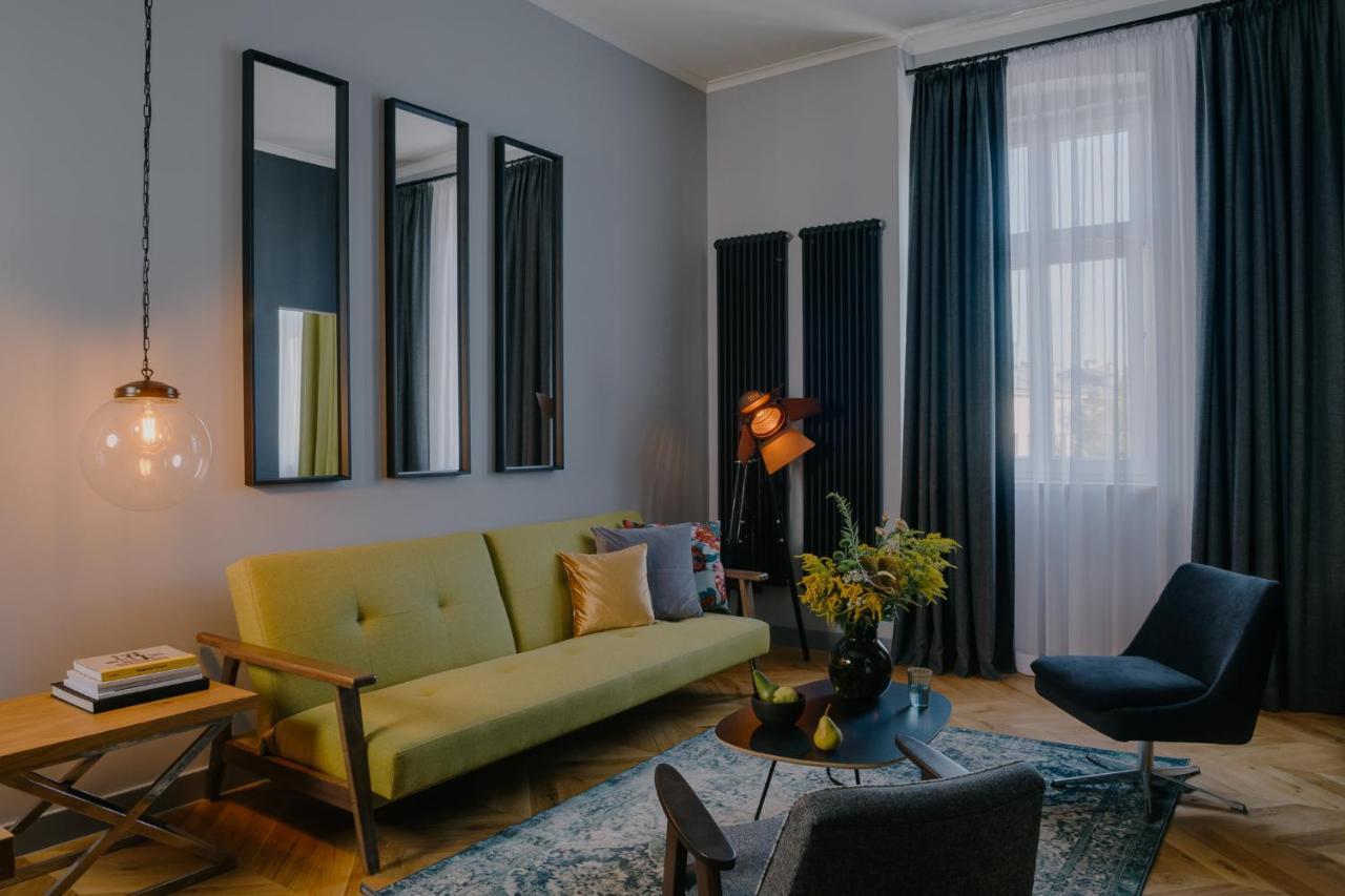 Goldfinger 3-Bed Unique Apartment In The Heart Of Podgorze คราคูฟ ภายนอก รูปภาพ